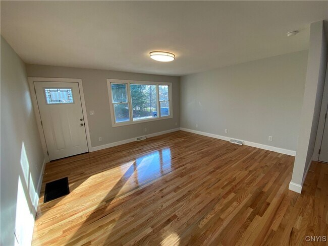 Photo - 3299 Mohawk St