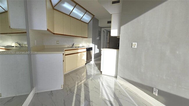 Photo - 3610 Yacht Club Dr Unit 615