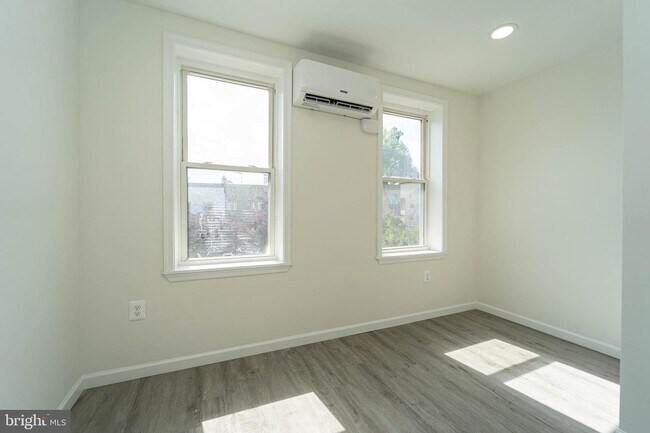 Photo - 3435 Hickory Ave