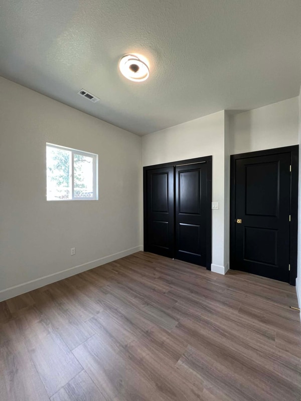 Photo - 1075 Irving St