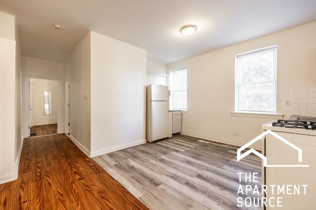 Building Photo - 1900 S Throop St Unit 9
