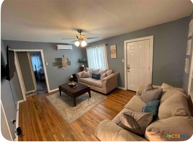 Photo - 284 Perryman St