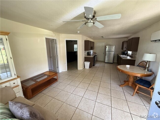 Building Photo - 3550 Viaduct Ln Rental