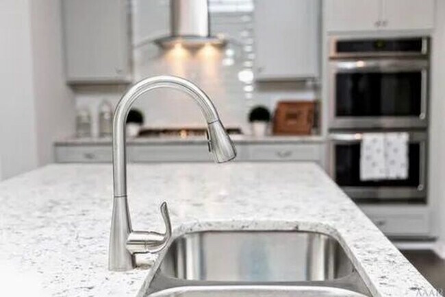 Photo - 132 Mill Run Lp