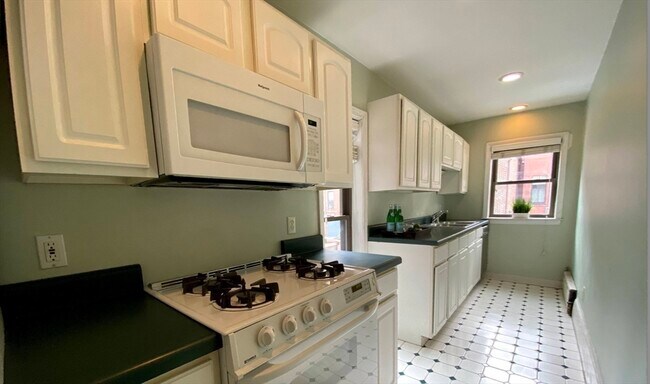 Photo - 411 Beacon St Apartments Unit 4