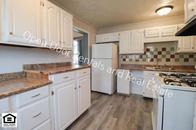 Photo - 210 W 4th St Unidad 210 W 4th