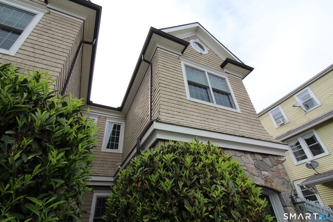 Photo - 288 Davis Ave Unit 1