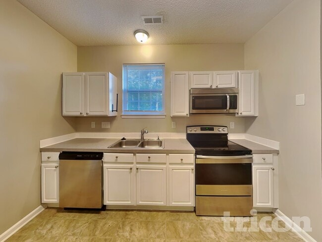 Photo - 309 Patrick Ave SW