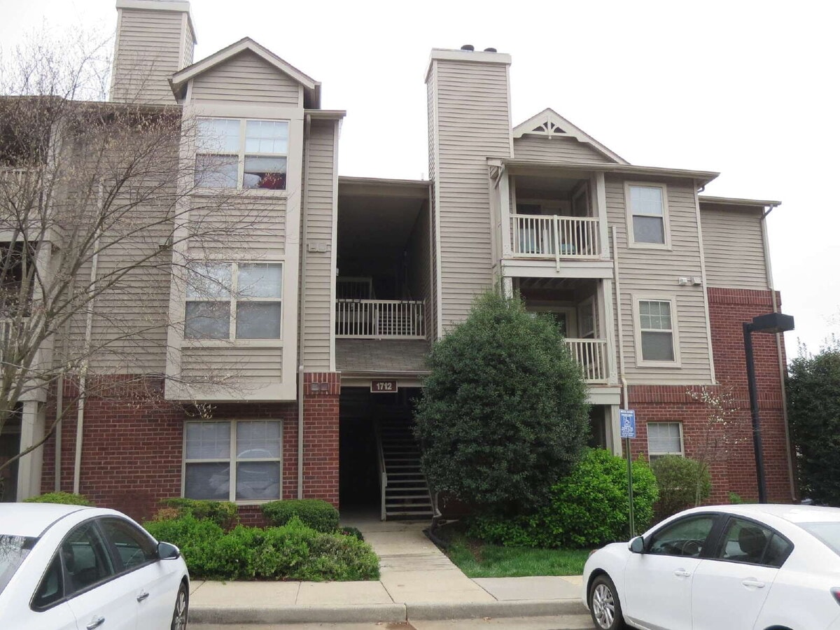 Great 1 bedroom in Reston - Great 1 bedroom in Reston Apartment Unit F