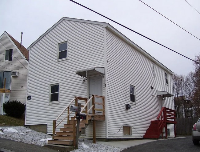 Building Photo - 2 Farwell St Unit A