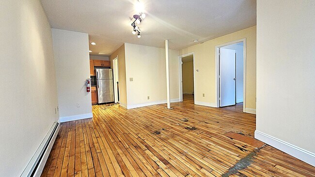 Photo - 44 N Champlain St Unit APT 1