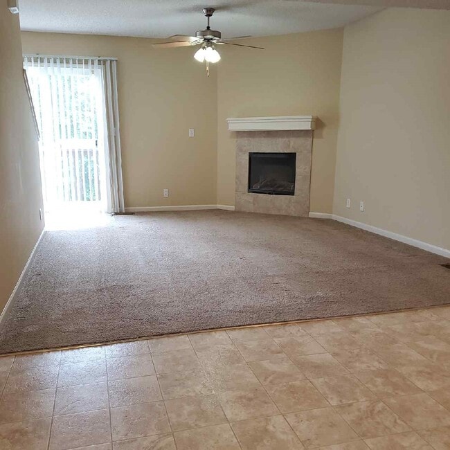 Photo - 425j Hawthorne Blvd