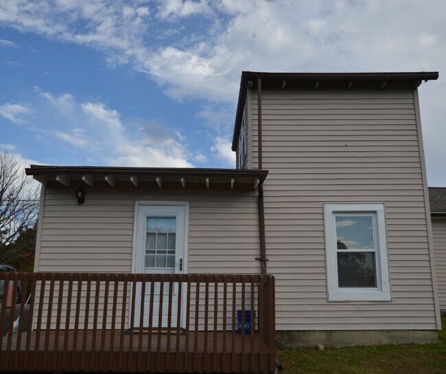 Photo - 523 Fostertown Rd