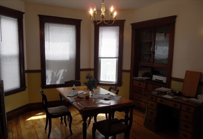 Photo - 129 Brook St Unit #1