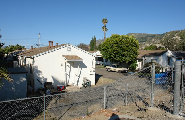 Photo - Santa Paula Apartments