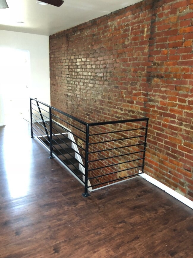 Photo - 1850 Clarence St Unidad 2nd Floor