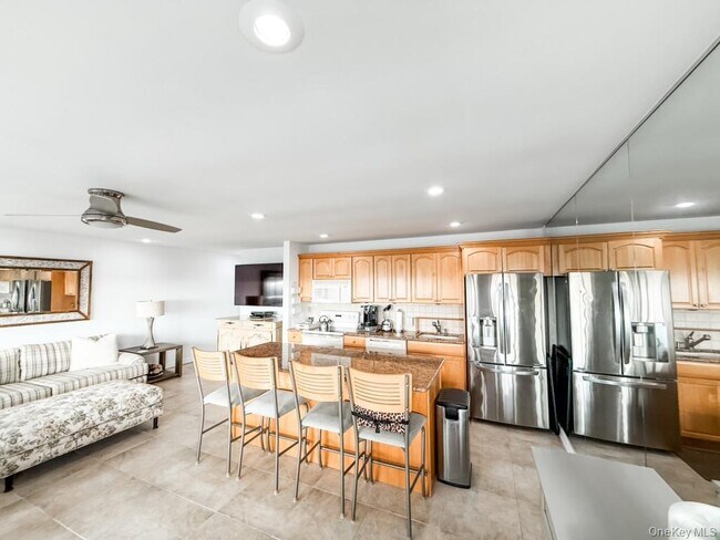 Building Photo - 261 Dune Rd