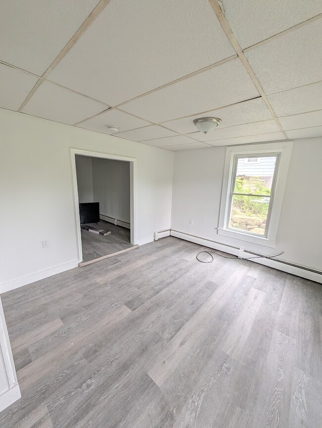 Building Photo - 286 Walnut St Unit 286 Lower