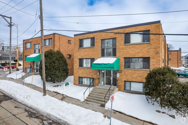 Crossroads Apartments
