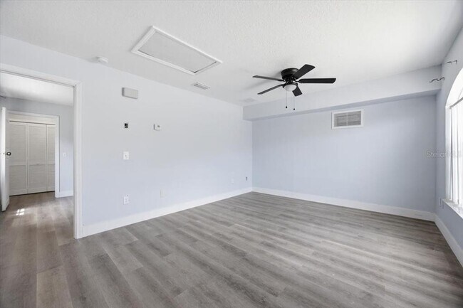 Photo - 713 Washington Palm Loop Unit Front