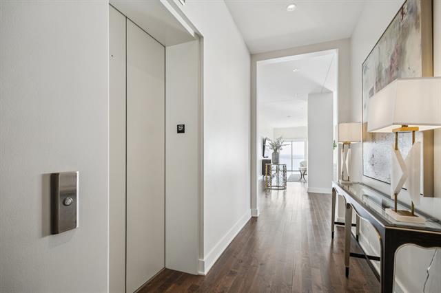 Photo - 2800 Lakeside Pkwy