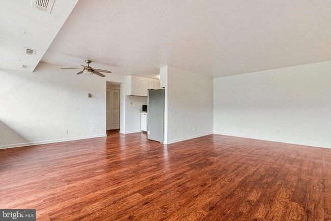 Photo - 5801 Quantrell Ave Unit 203