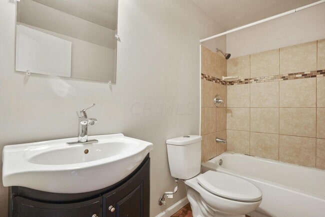 Photo - 320-322 E 12th Avenue