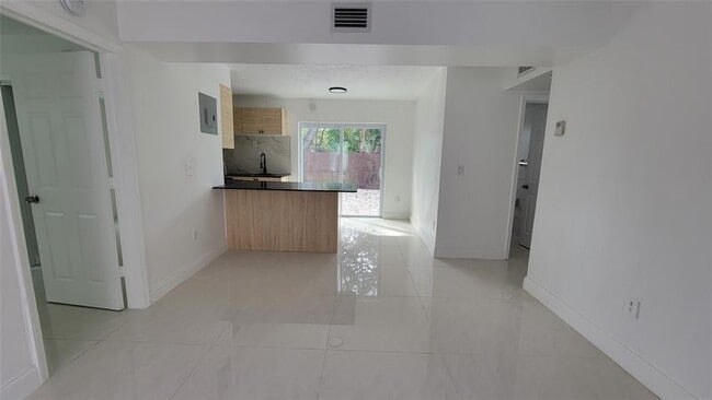 Photo - 1604 NW 24th Ct