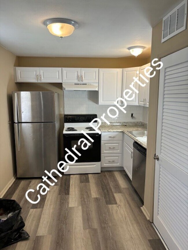 Photo - 106 Lee Dr Unidad 106 Lee Drive #4