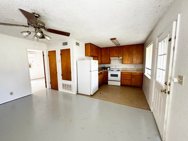 107 Logan Dr