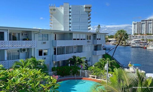 Building Photo - 13105 Ixora Ct Unit 107