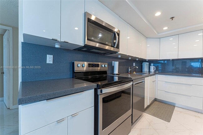 Photo - 20225 NE 34th Ct Unit 818