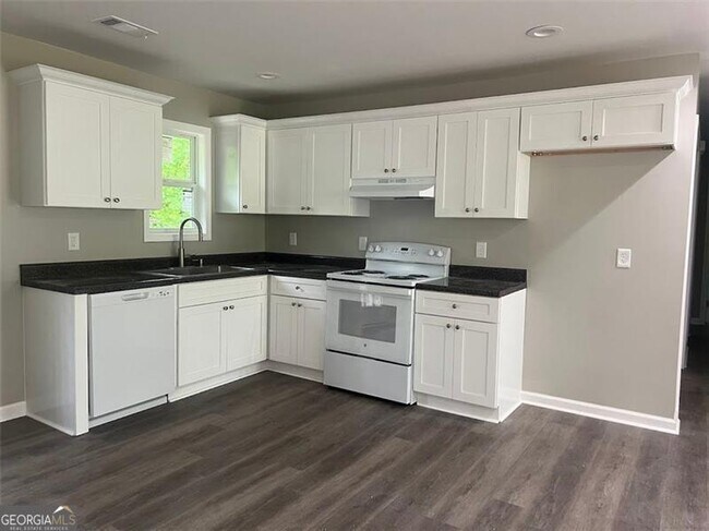 Photo - 1996 Chestnut Log Dr