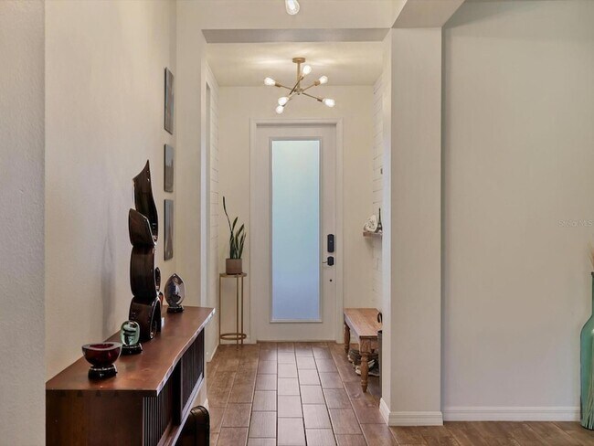 Photo - 1041 Buttercup Glen