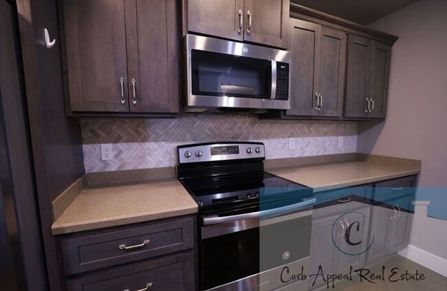 Photo - Beautiful, spacious 3 bed / 2 bath recently built home (Nettleton Schools) - fenced back yard!!