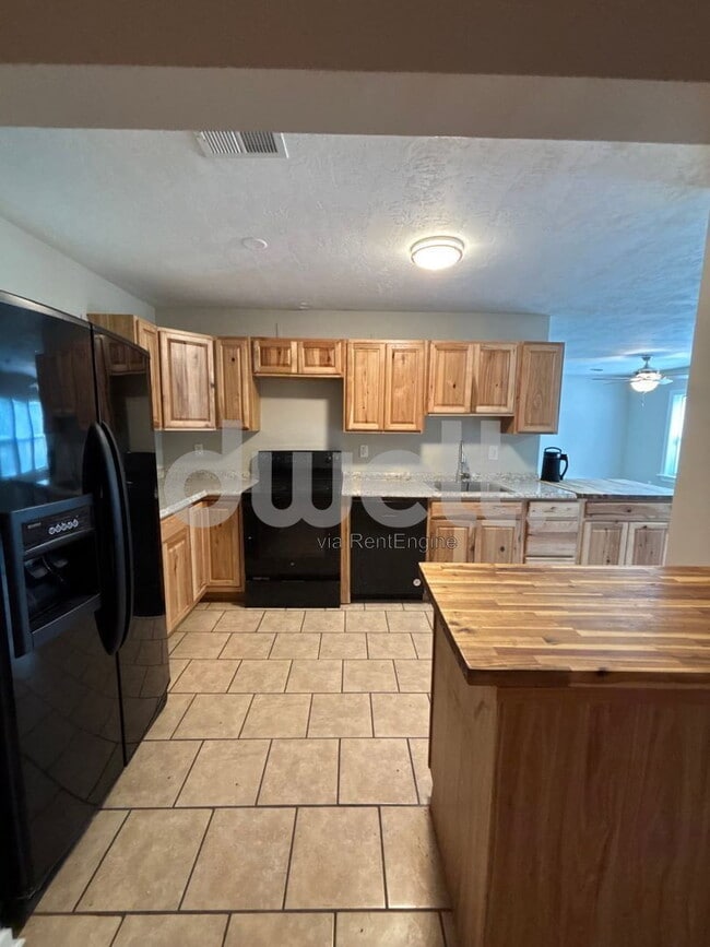 Photo - 2445 Yates Dr