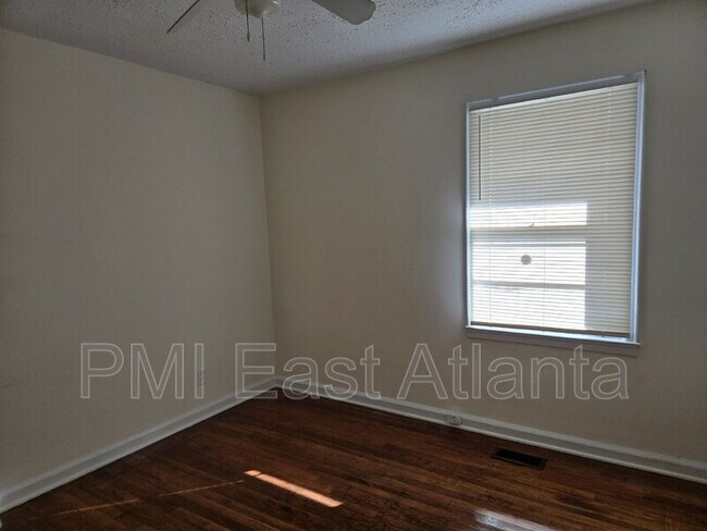 Photo - 2332 Carey Dr SE