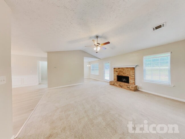 Photo - 1049 Octavia Ct