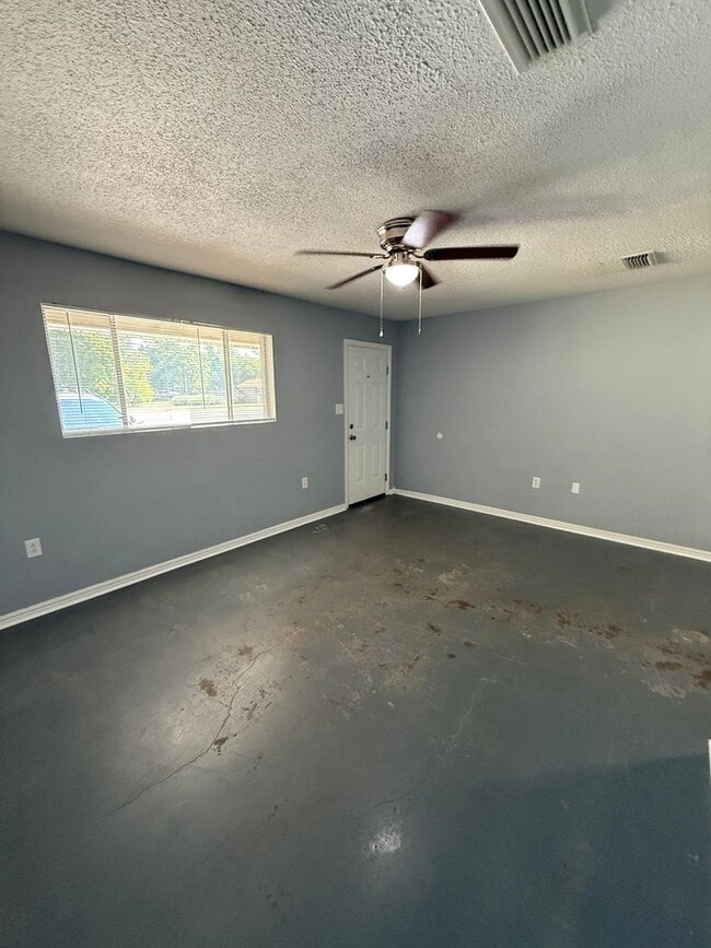 Photo - 210 E Parkway Dr Unit B