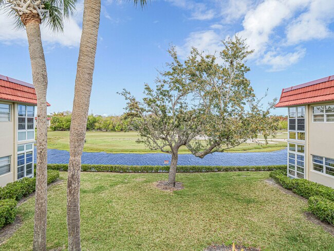 Photo - 74 Royal Oak Ct Unit 205