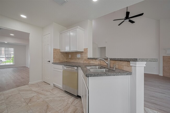 Photo - 3223 Candlepine Dr