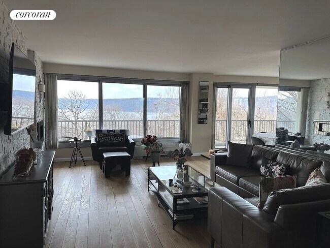 Photo - 4455-4465 Douglas Ave