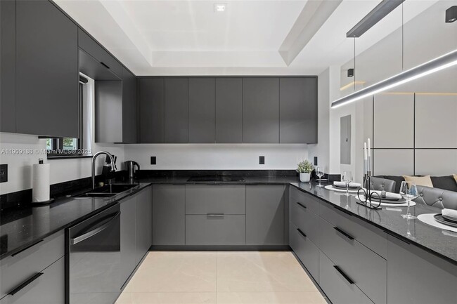 Photo - 1101 N 14th Ave