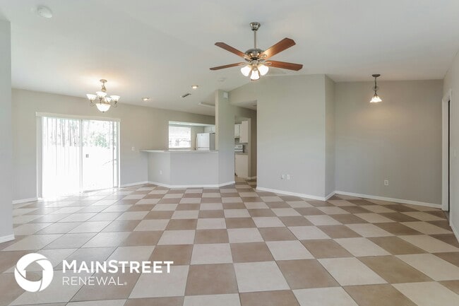 Photo - 2423 Dongola St