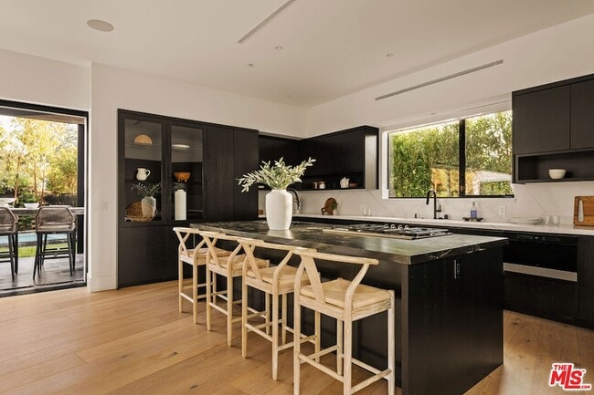 Photo - 5988 W 76th St