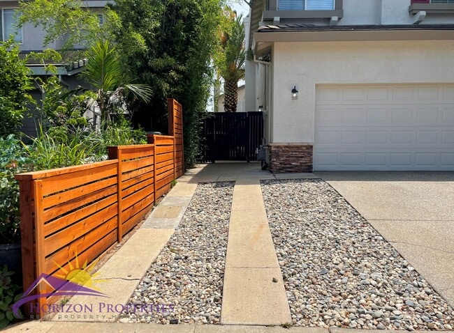 Photo - Spacious 5 Bed 3 Bath 2,136 Sq. Ft. Sheldo...