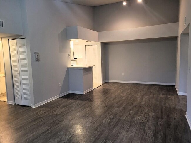 Photo - 4197 N Haverhill Rd Unidad 212