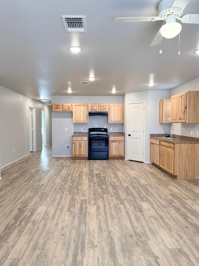 Photo - 1716 E 14th St