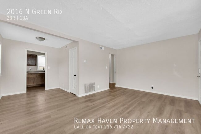 Photo - 2016 N Green Rd