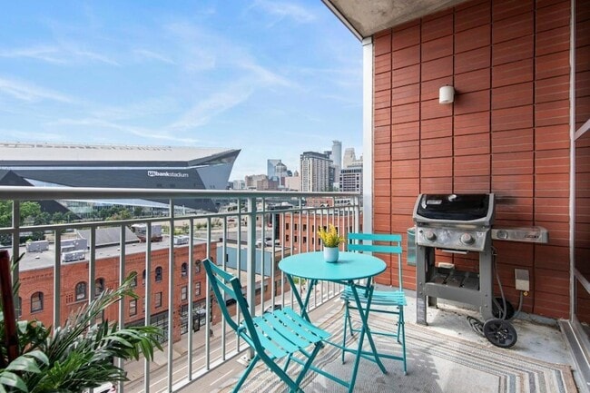 Photo - 215 10th Ave S